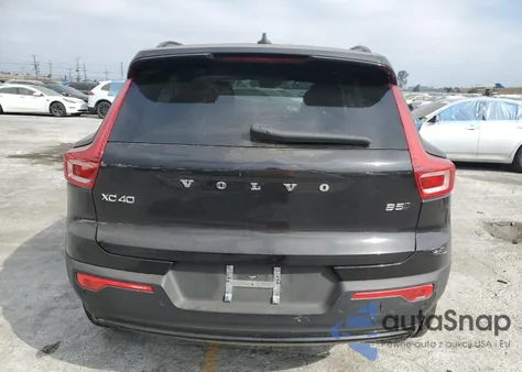 2024 Volvo Xc40 Plus z USA, uszkodzony, nr VIN YV4L12ULXR2209061